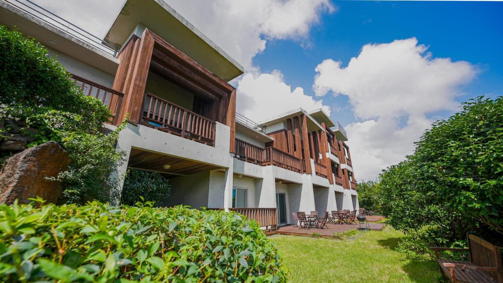 Jeju Eco Suites Seogwipo Exterior photo